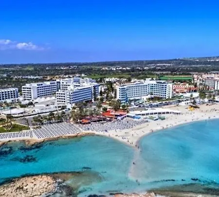 Апартаменти Nissi Golden Sands Family *