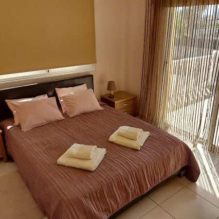 Апартаменти Nissi Golden Sands Family *